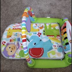 Deluxe Kick Play Piano Gym