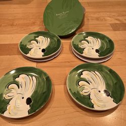 Beautiful Parrot Plates NEW IN BOX-4 Plates
