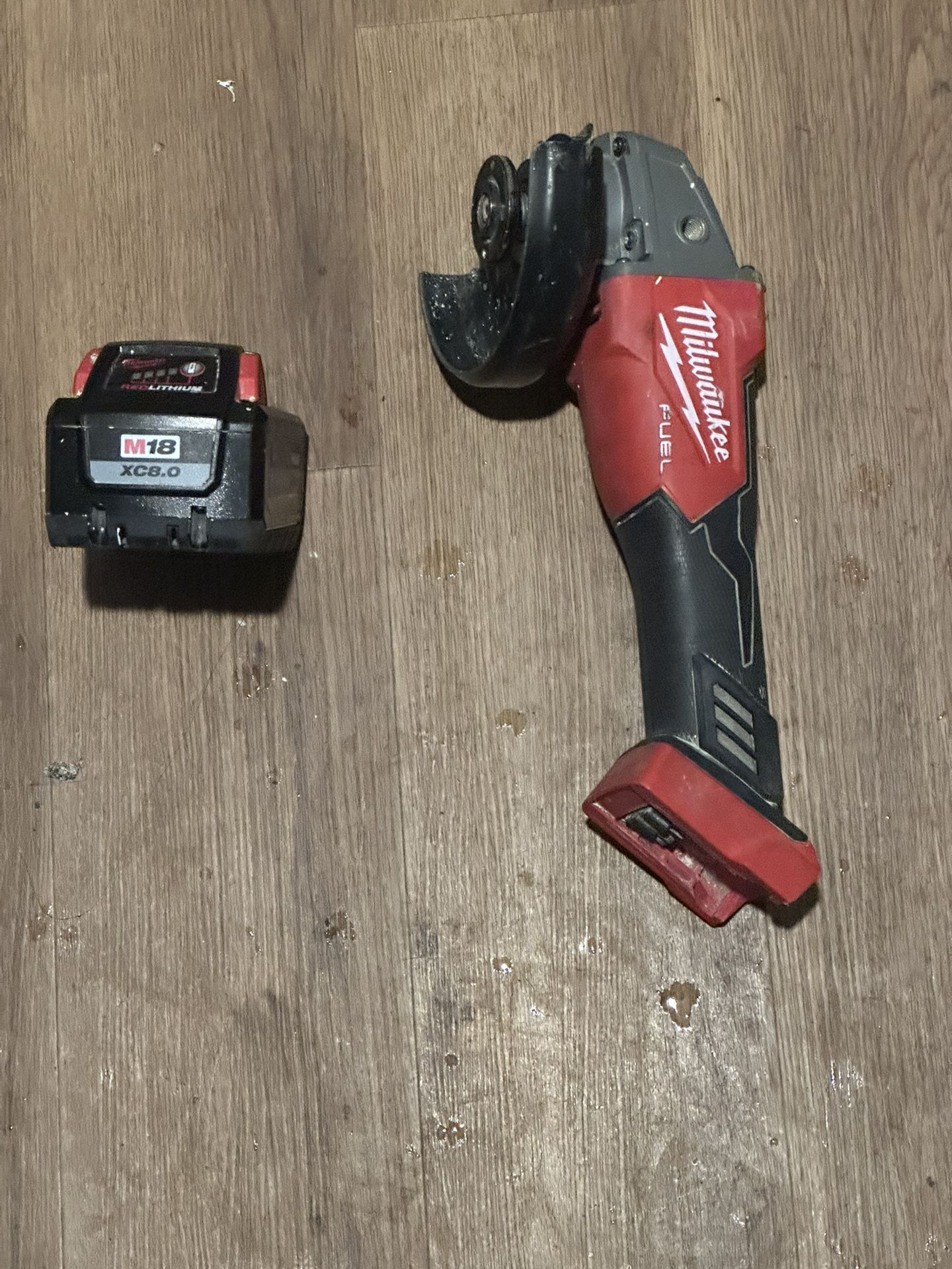 Milwaukee Fuel Grinder With Battery Xc8.0