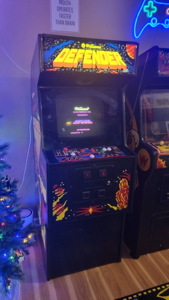ORIGINAL Defender arcade game by Williams