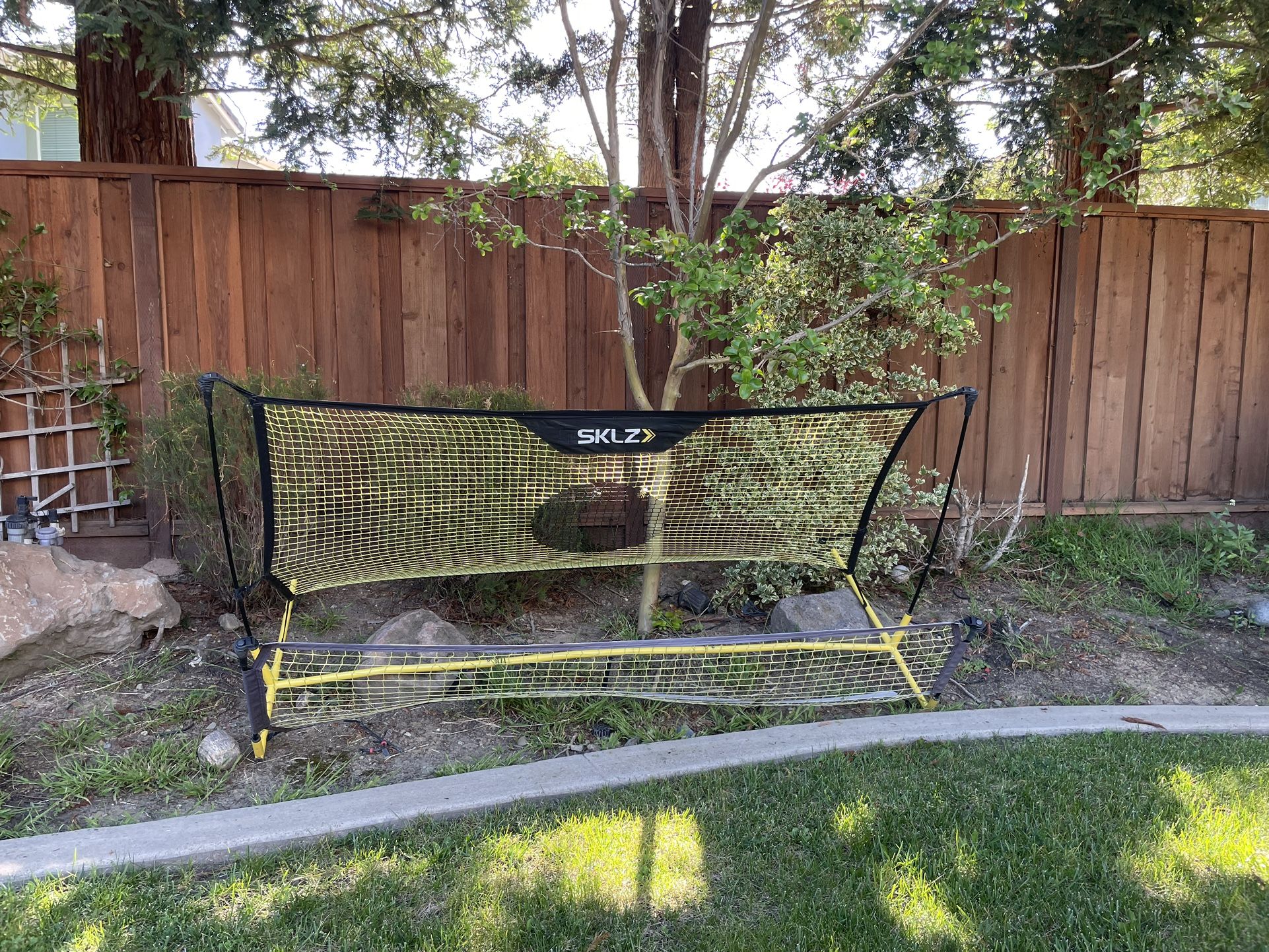 SKLZ Quickster Soccer Trainer Portable Soccer Rebounder for Sale in Livermore, CA OfferUp
