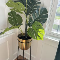 Gold Plant Holder With Fake Plant 