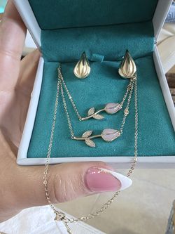 Hermoso juego de cadena con pulcera y aretes Oro 10 k
