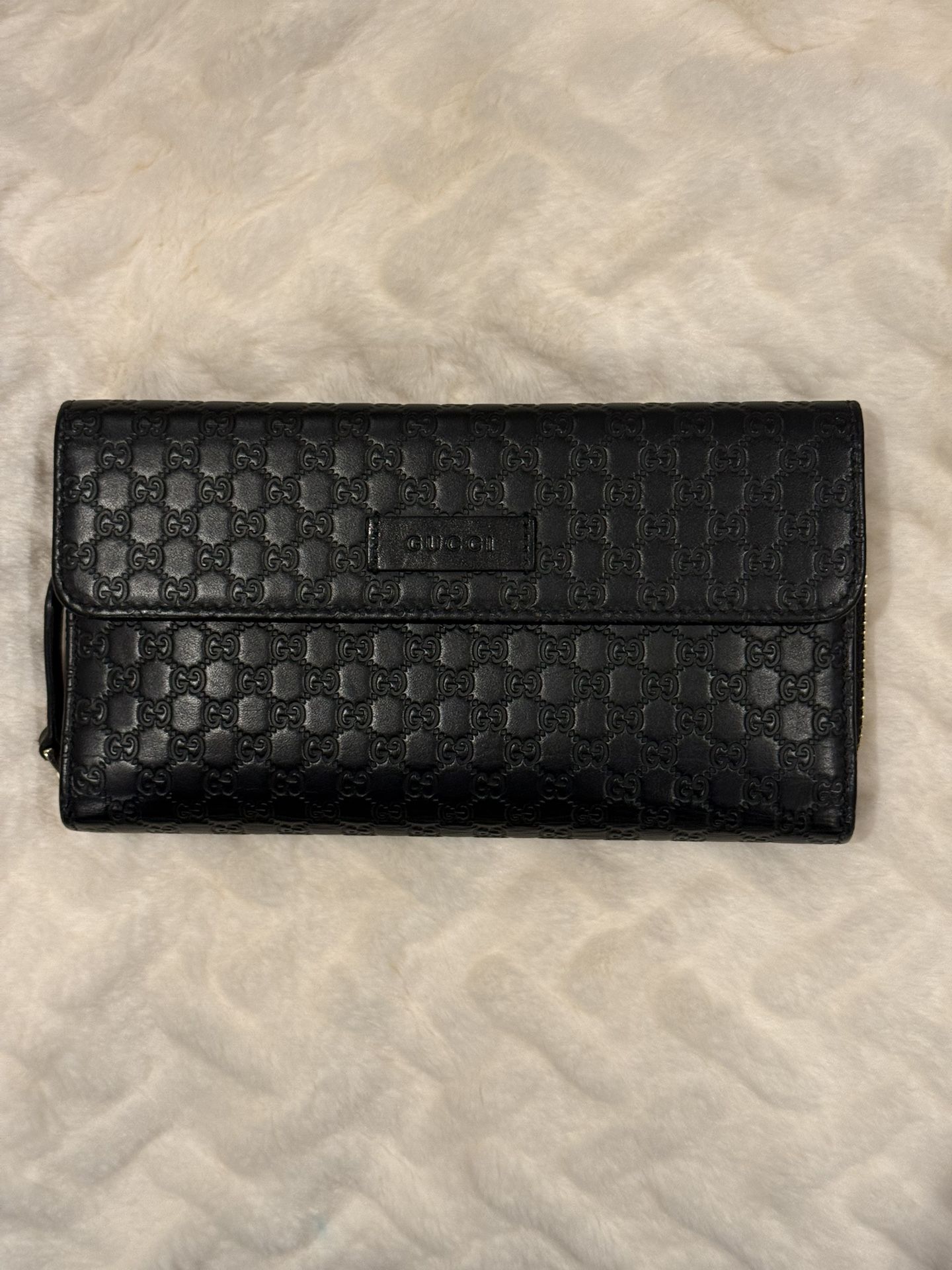 Authentic Gucci Coin Case Color black fold round zip formal fashion
