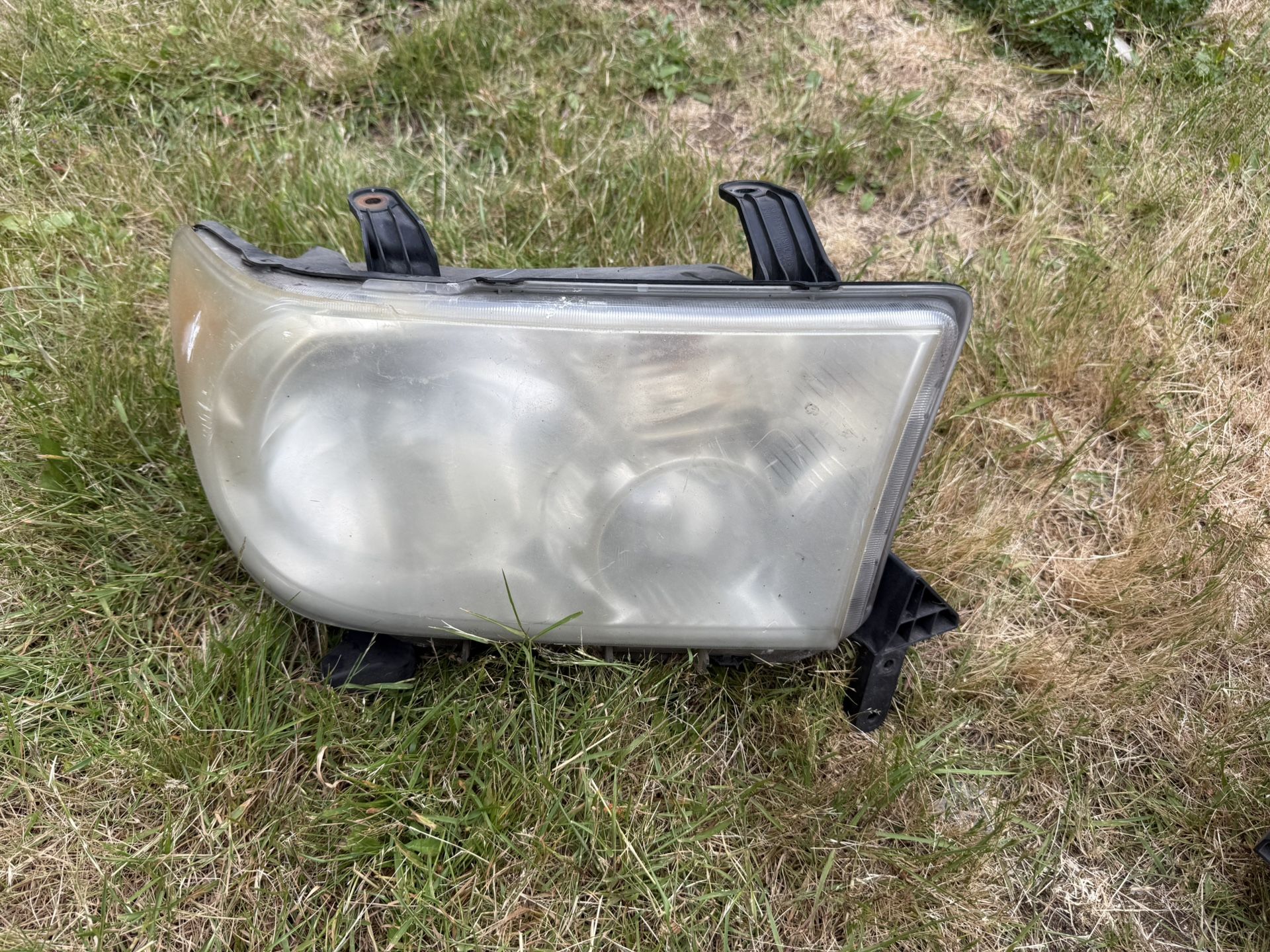Toyota Tundra Headlights
