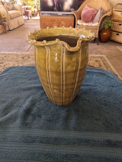Nice Piece Of Heavy Pottery 