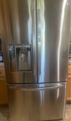 LG door in door refrigerator for parts