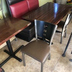 Tabla And 4 Chairs  New