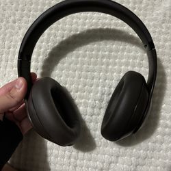 Beats Studio Pro / Deep Brown Color 