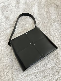 Tod’s Black Leather Shoulder Bag