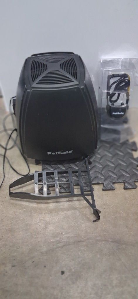 PET SAFE DOG 🐕 FENCE. NEW !! POWER CORD NOT ORIGINAL 😁