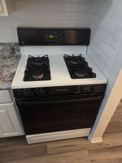 GE Gas Stove and Oven (works perfect and clean)