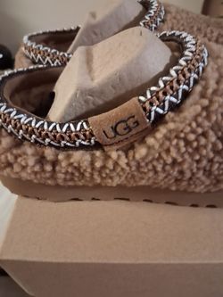 UGG size 6 new with box