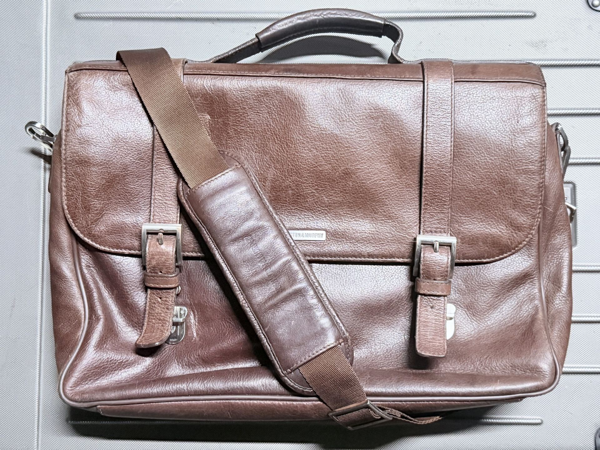 Johnson & Murphy Leather Messenger bag