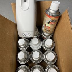 Country Vet Metered Fly / Mosquito Sprayer & 13 Cans Of Spray