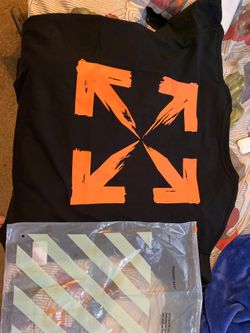 Off white tshirt size MEDIUM new with dust bag latest drop
