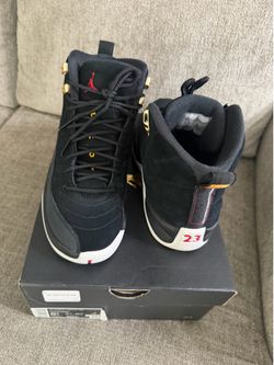 Air Jordan retro 12 size 6 1/2 Y