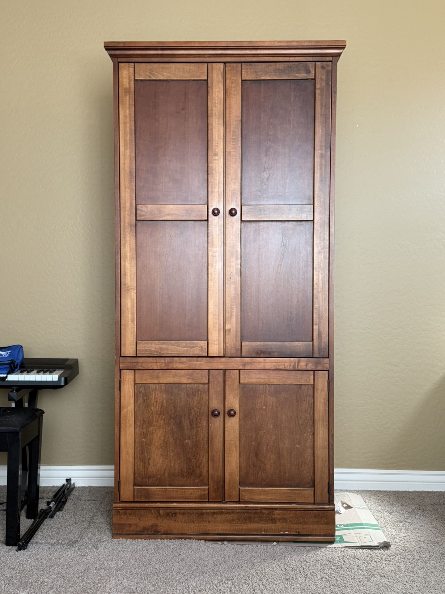 Free TV Cabinet/Entertainment Center/Cupboard