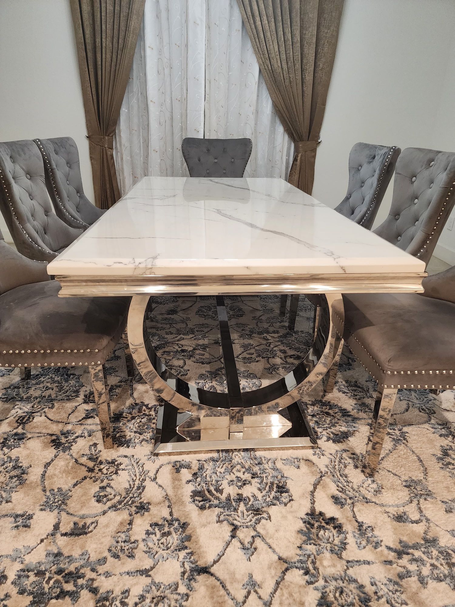 Dining Table And 6 Chairs