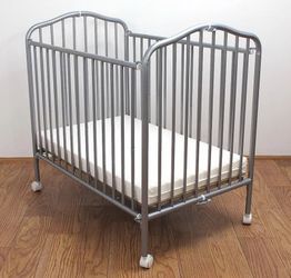 Portable crib