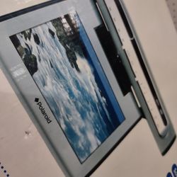 PANASONIC LCD TV DVD PLAYER 