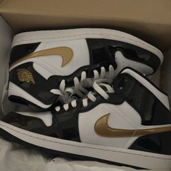 Size 11 Men’s Jordan 1s