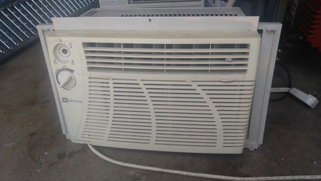 5000 Btu Maytag Window Air Conditioner For Sale In Hanover Park Il Offerup