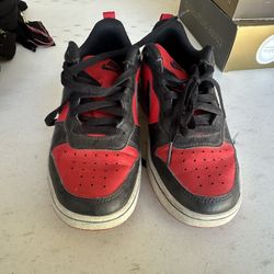 red nike low dunks 