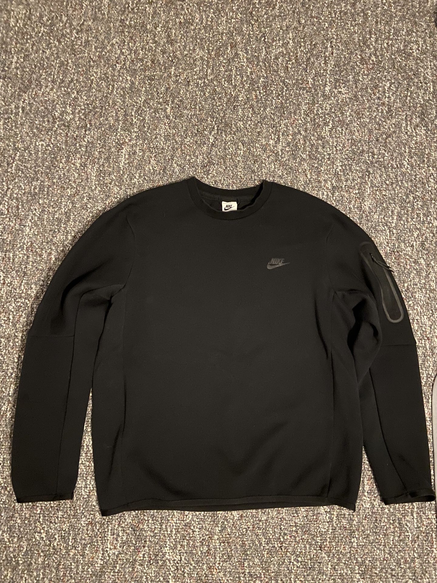 Nike tech crewneck