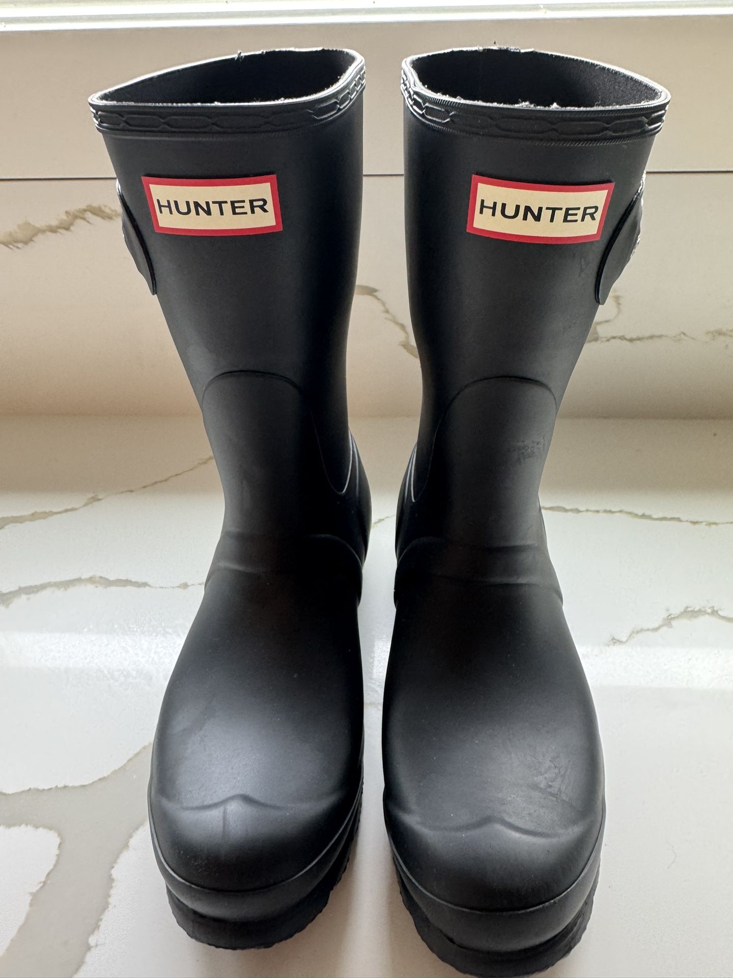 Hunters Short Woman’s Rain Boots -Sz 7