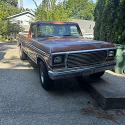 Ford 79 F250 Lariat Edition