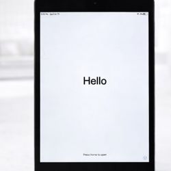 Apple iPad 6th Gen 10.2” – 32GB – WiFi – Clean & Fully Working