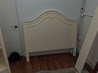GIRLS / MOTHER IN LAW  FULL SIZE 5 PC  BEDROOM SET (REAL WOOD)