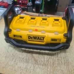 DEWALT
1800 Watt Portable Power Station and 20V/60V MAX Lithium-Ion Battery Charger