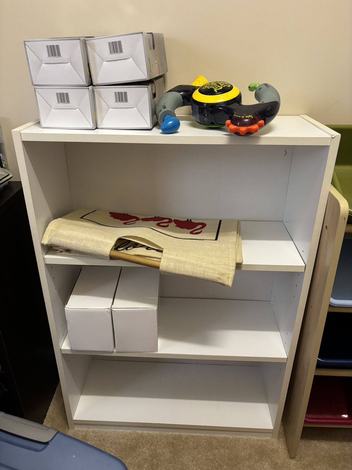 Small Kids Book Shelf (white).