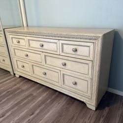 Elegant White Dresser & Nightstand Set