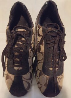 Signature Coach Brown/Tan shoes, Size 7 1/2