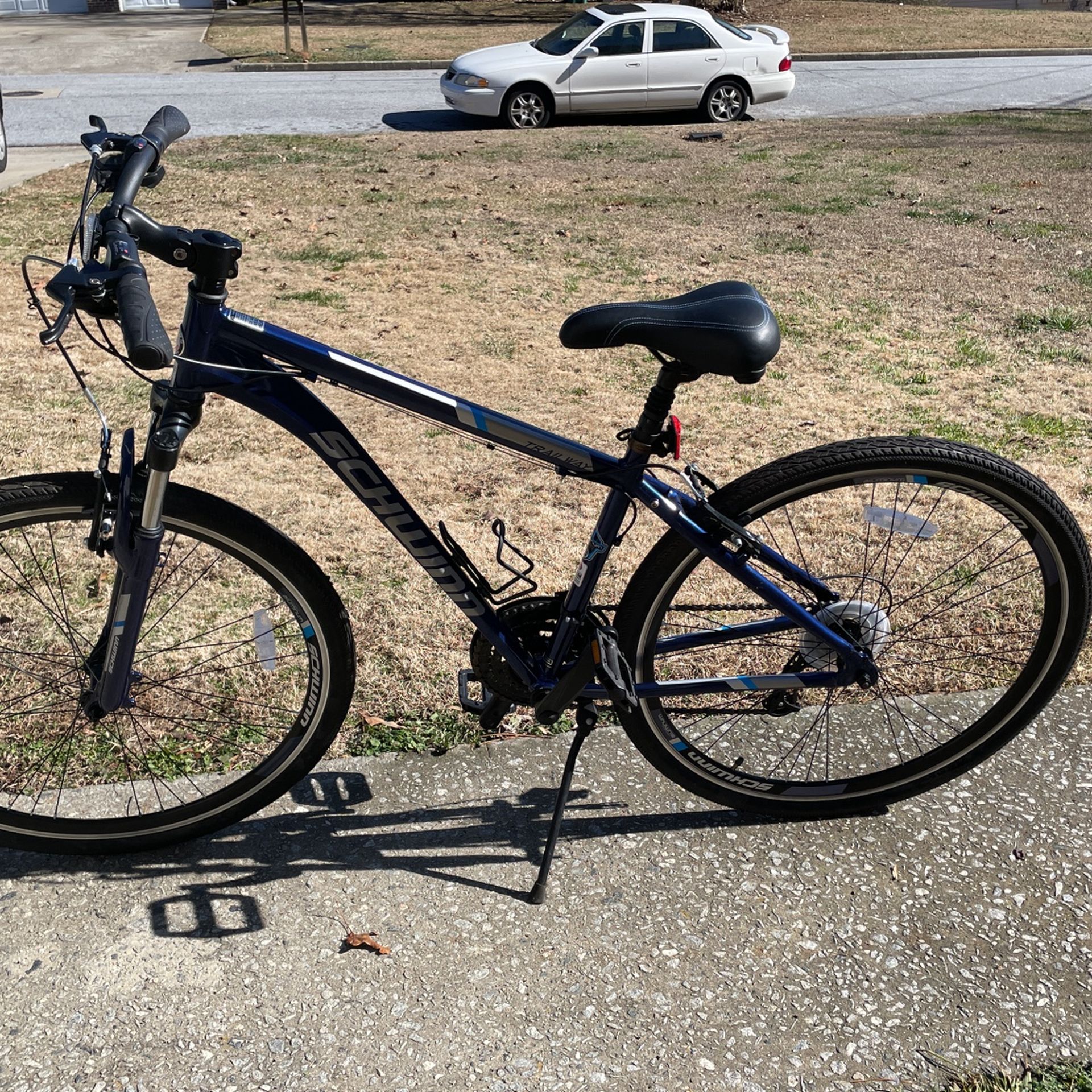 Men’s 700c Schwinn Trailway Hybrid Bike