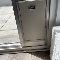 Small Doggy Doordoor 