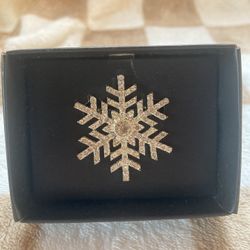 A Snowflake Brooch 