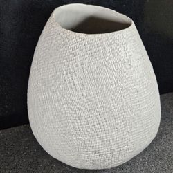 Decorative 11"×10"  Ceramic Bulb Vase