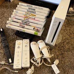 NINTENDO WII WITH 9 GAMES 2 CONTROLLER & NUNCHUKS