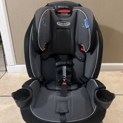 Graco SlimFit 3-in-1 Convertible Car Seat CLEAN, Smoke FREE, No accidents