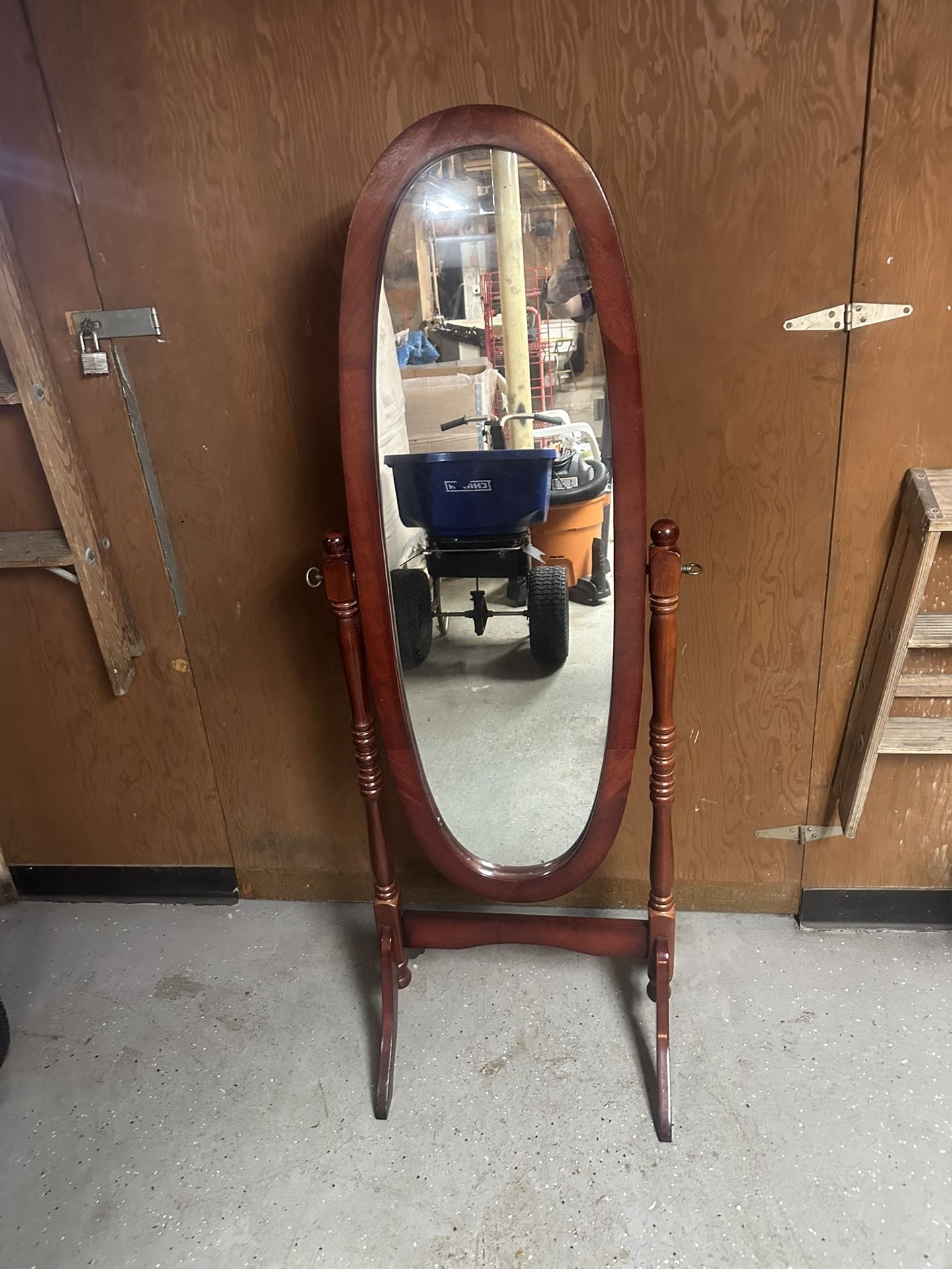 Roundhill Furniture Traditional Queen Anna Style Wood Floor Cheval Mirror