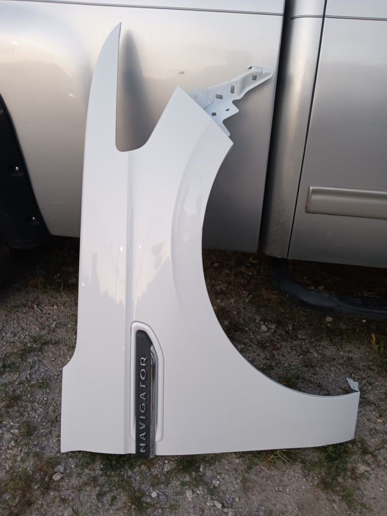 2023 Lincoln Navigator Passenger Fender OEM Part