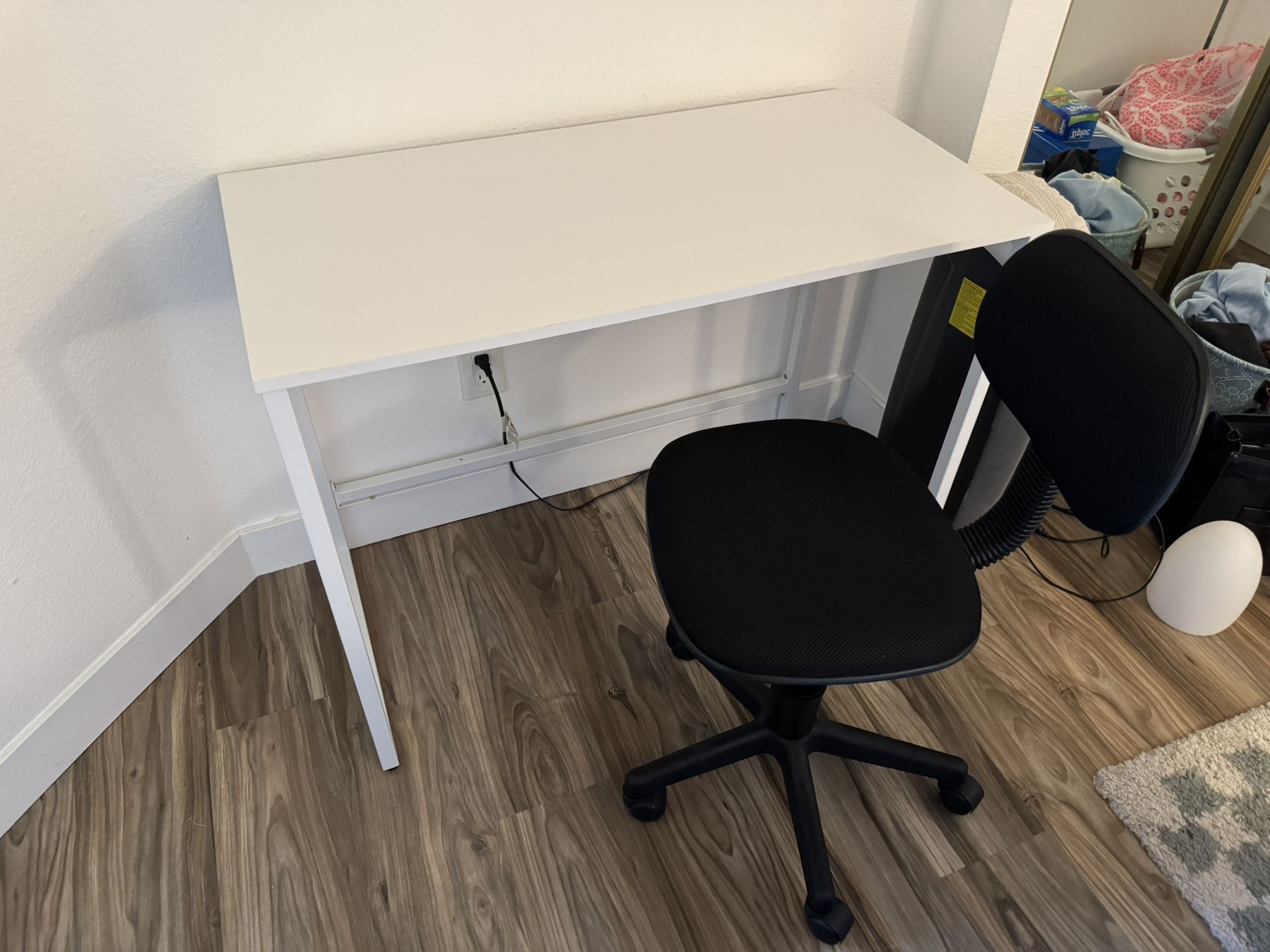 Pottery Barn White Wood Writing Desk &  Swivel Chair – Brand New Condition