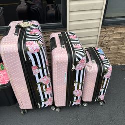 3 Pc Betsey Johnson Luggage
