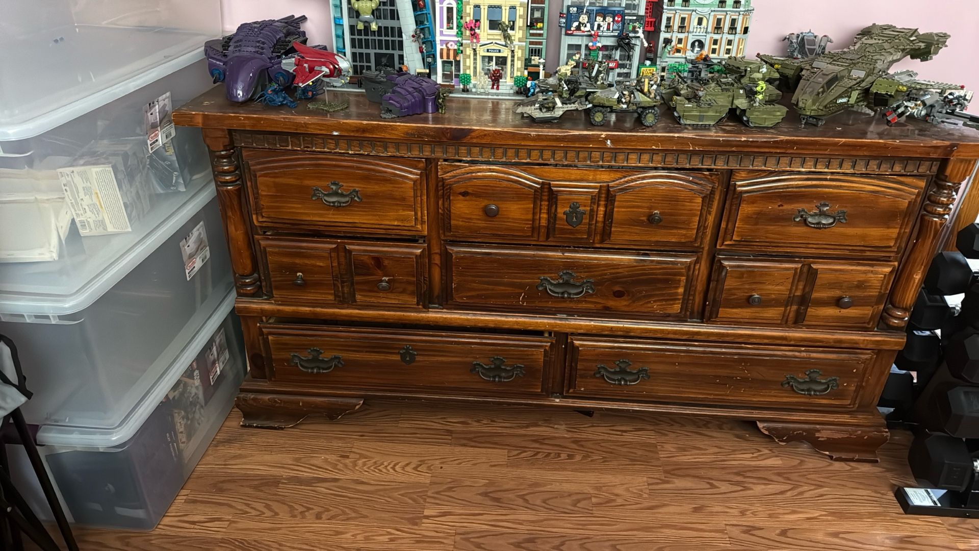 Dresser With Mirror