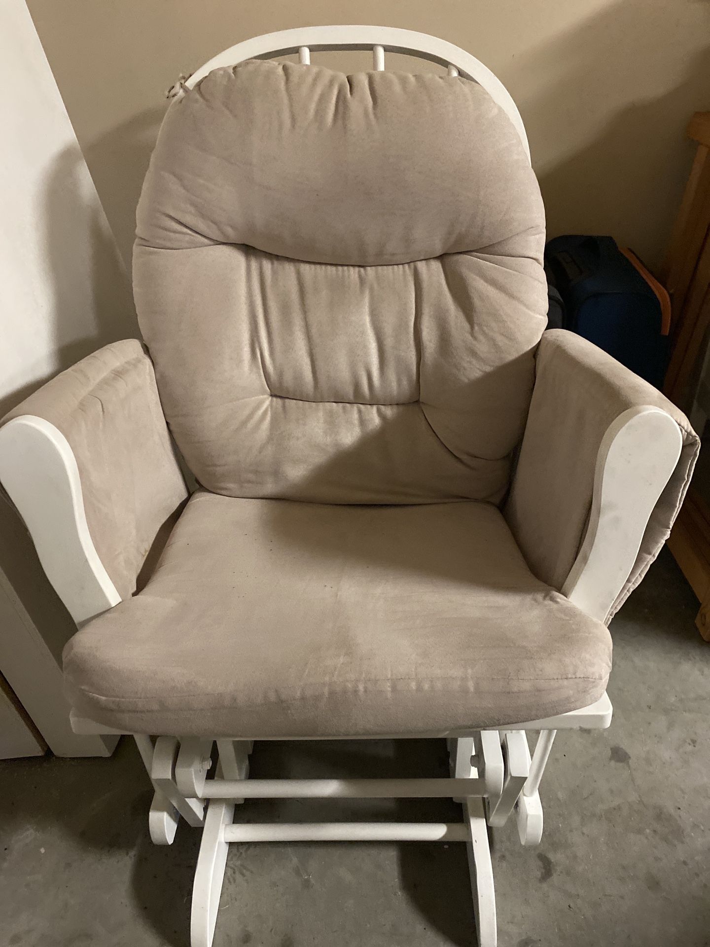 Mama & Baby Rocking Chair 