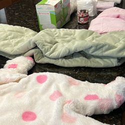 (Baby Girl Items, Playpen Covers, Changing Table Covers, New Disposable Breast Pads. Etc ..